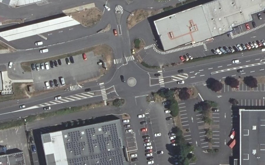 Vue aérienne du Rond-point anonyme n°286016745