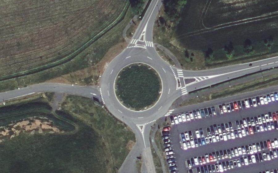 Vue aérienne du Rond-point anonyme n°28610108