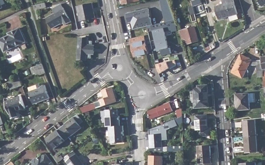 Vue aérienne du Rond-point anonyme n°28611384