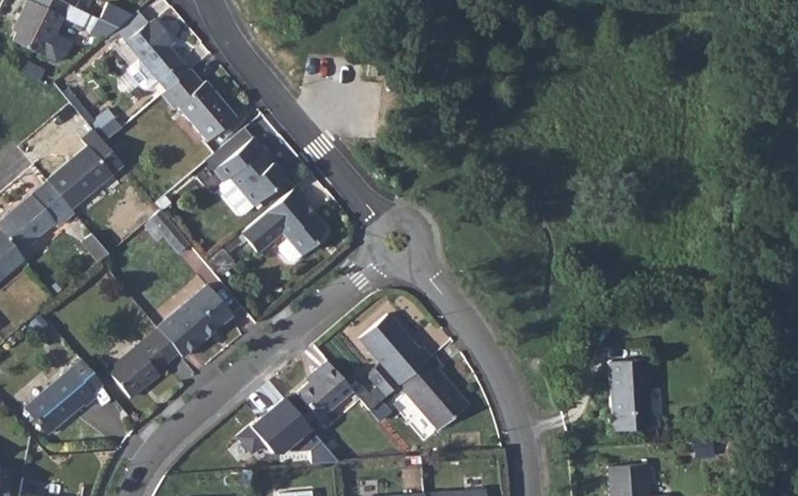 Vue aérienne du Rond-point anonyme n°28638526