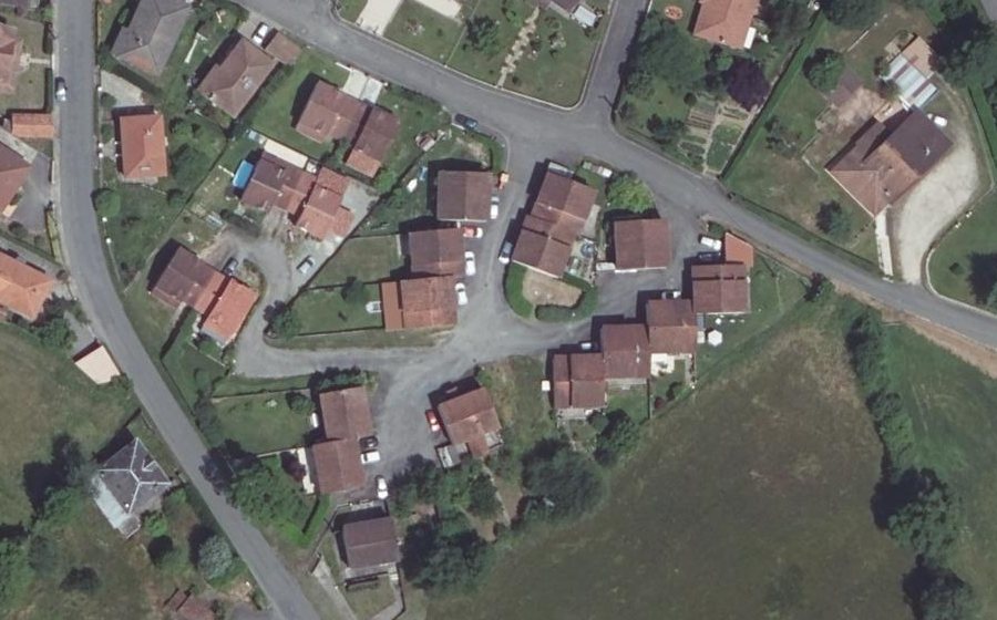 Vue aérienne du Rond-point anonyme n°286753898