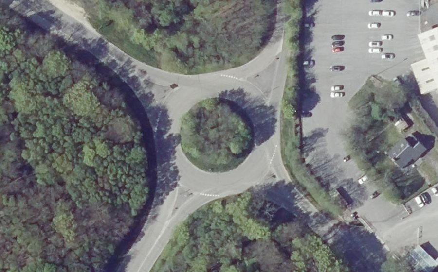 Vue aérienne du Rond-point anonyme n°28692790