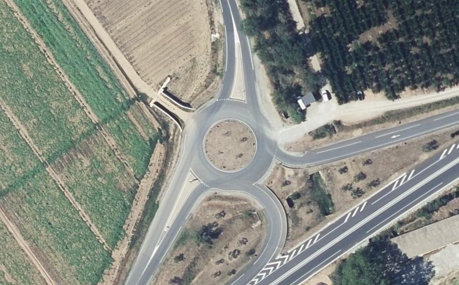Vue aérienne du Rond-point anonyme n°28709505