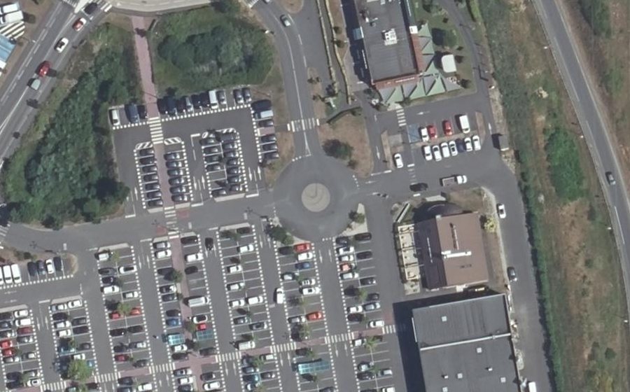 Vue aérienne du Rond-point anonyme n°287201939