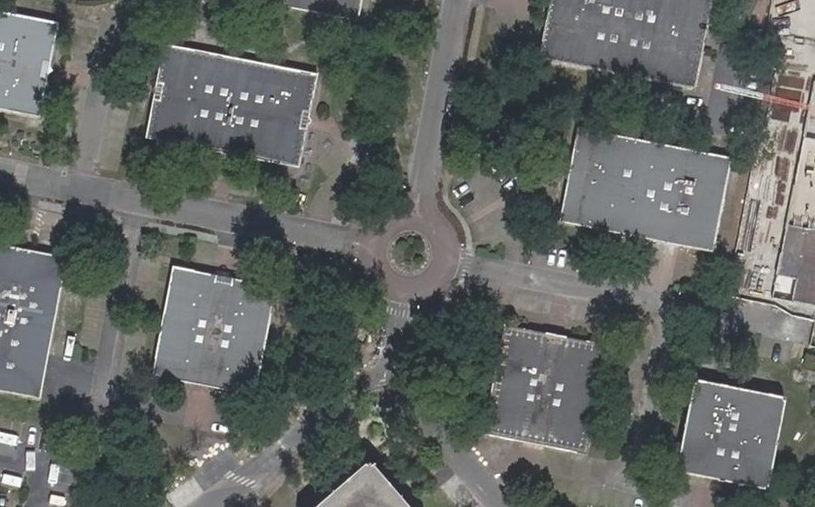 Vue aérienne du Rond-point anonyme n°28760994