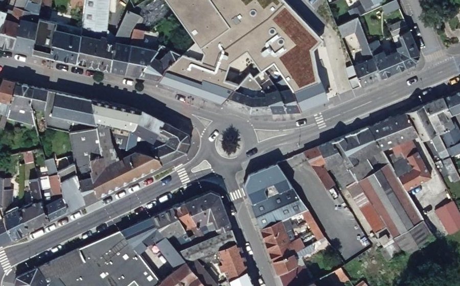 Vue aérienne du Rond-point anonyme n°287813149