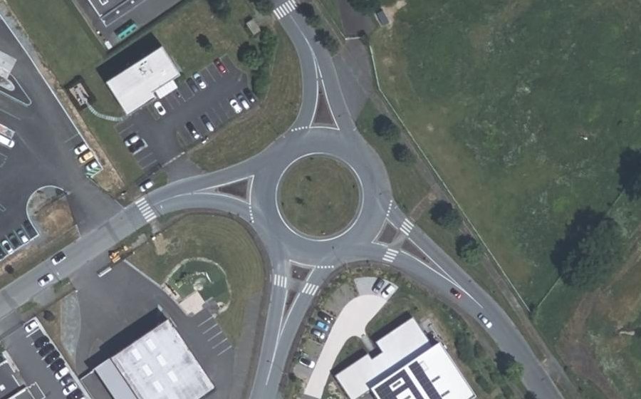 Vue aérienne du Rond-point anonyme n°288142007