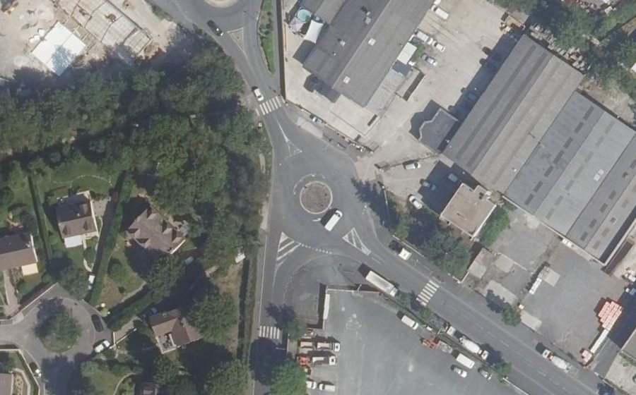 Vue aérienne du Rond-point anonyme n°28814301