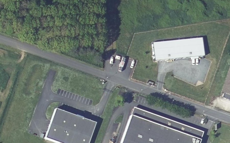 Vue aérienne du Rond-point anonyme n°28819137