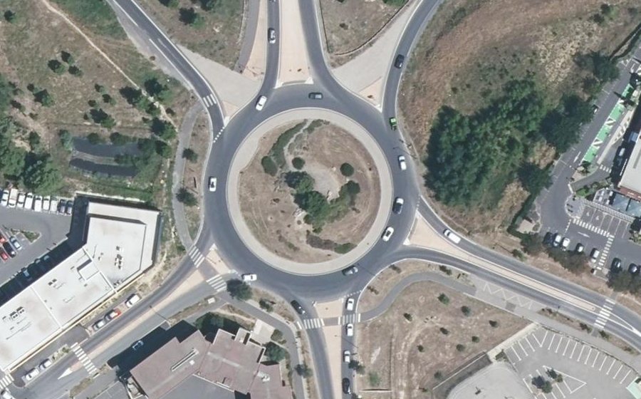 Vue aérienne du Rond-point anonyme n°288204087