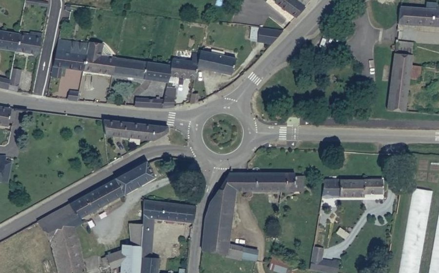Vue aérienne du Rond-point anonyme n°28837177