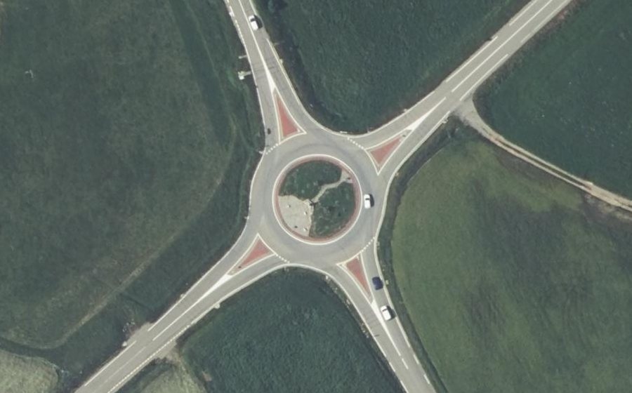 Vue aérienne du Rond-point anonyme n°28865273