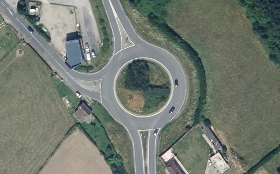 Vue aérienne du Rond-point anonyme n°28899963
