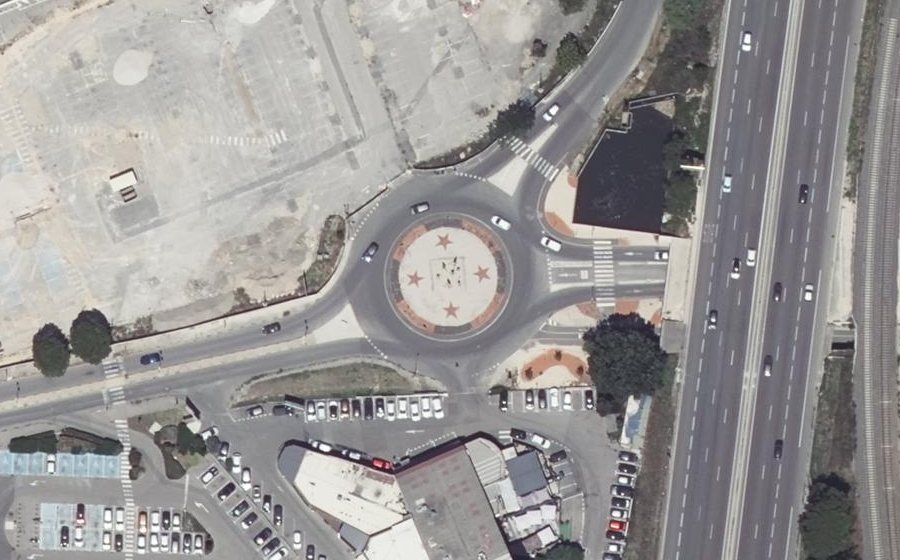 Vue aérienne du Rond-point anonyme n°28902161