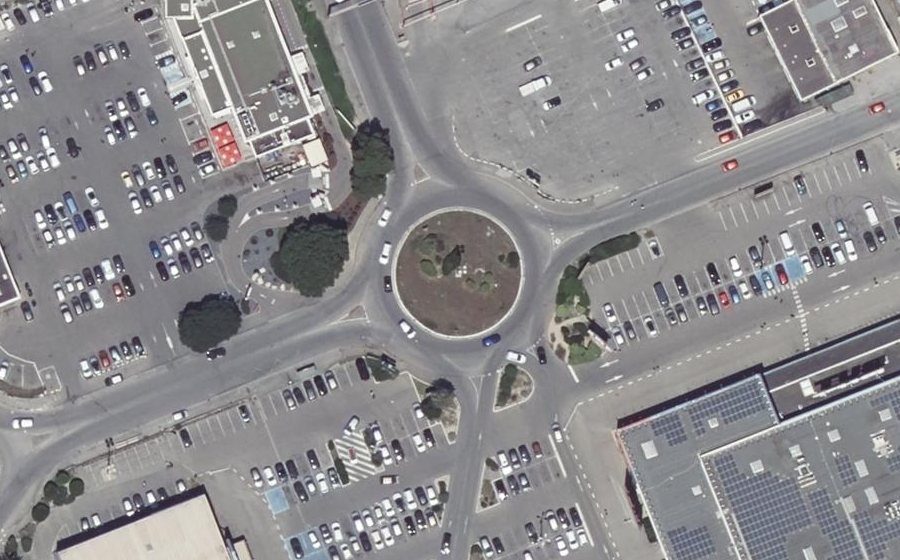 Vue aérienne du Rond-point anonyme n°28902165