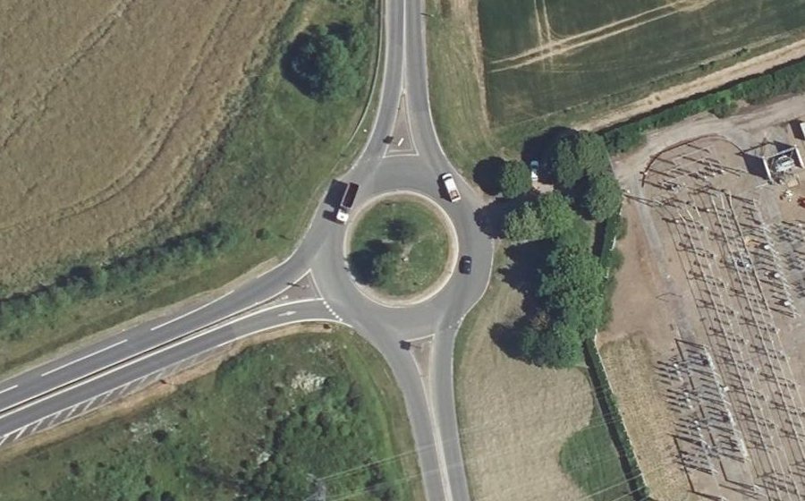 Vue aérienne du Rond-point anonyme n°28904286
