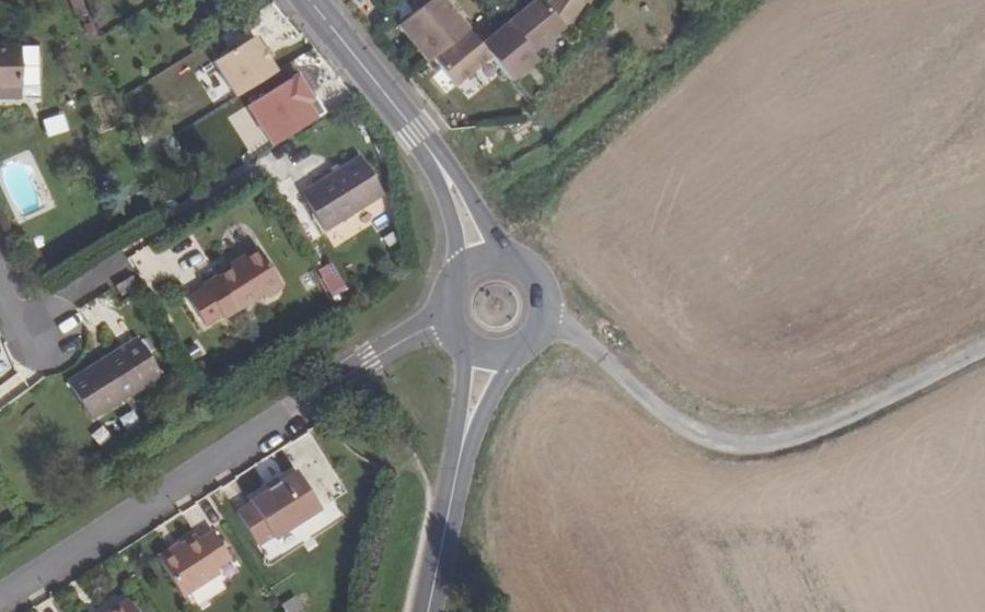 Vue aérienne du Rond-point anonyme n°28907730