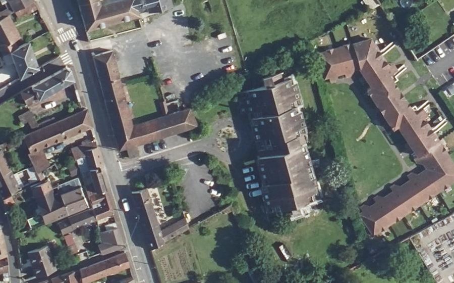Vue aérienne du Rond-point anonyme n°289089964