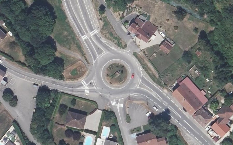 Vue aérienne du Rond-point anonyme n°28913788