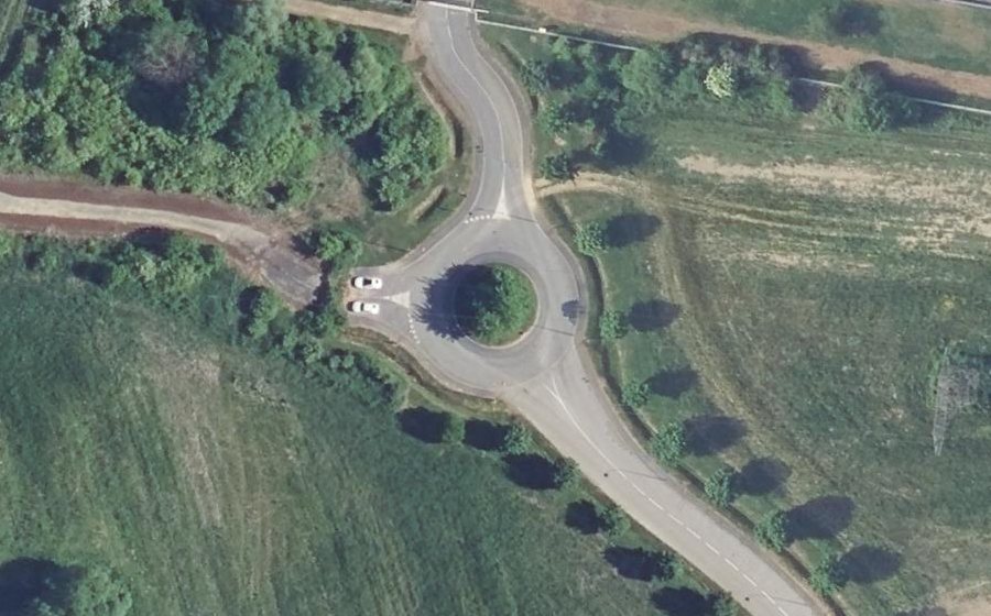 Vue aérienne du Rond-point anonyme n°289303284