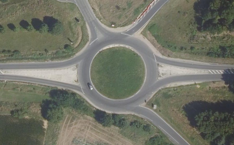 Vue aérienne du Rond-point anonyme n°28936766