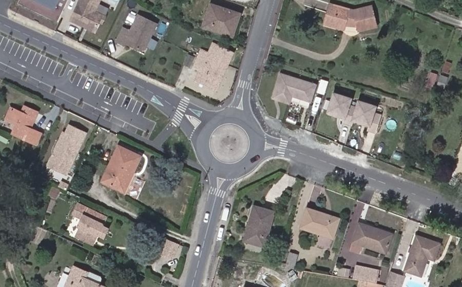 Vue aérienne du Rond-point anonyme n°28941634