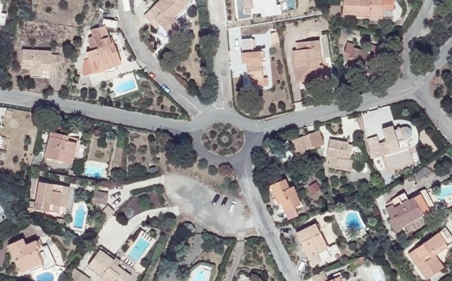 Vue aérienne du Rond-point anonyme n°28966679
