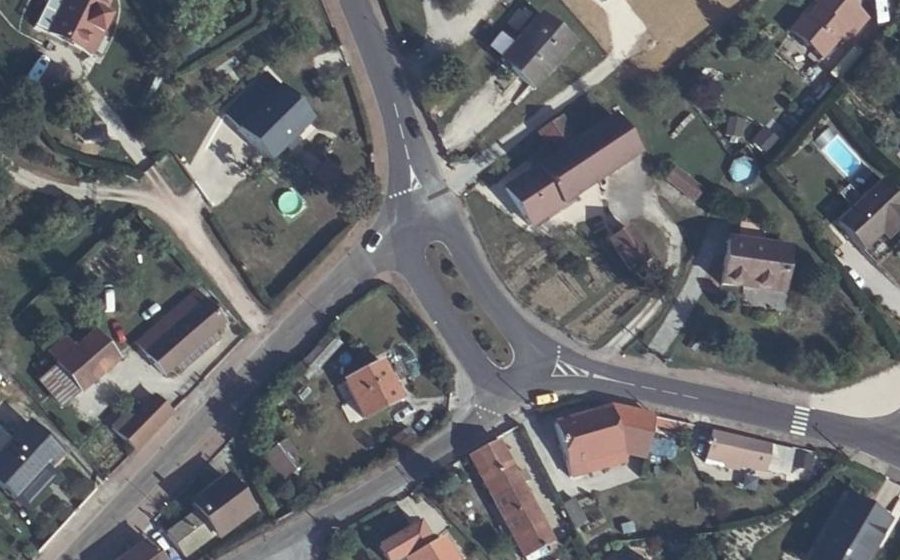 Vue aérienne du Rond-point anonyme n°28988021