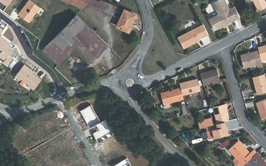 Vue aérienne du Rond-point anonyme n°289980144