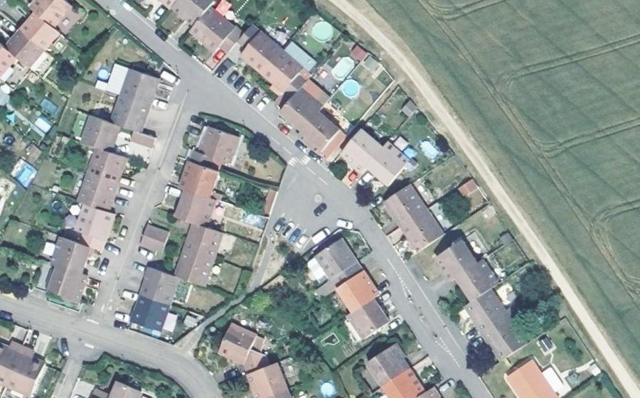 Vue aérienne du Rond-point anonyme n°290064709
