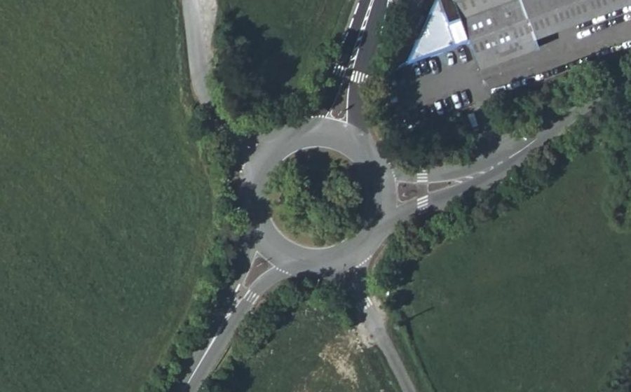 Vue aérienne du Rond-point anonyme n°29014212