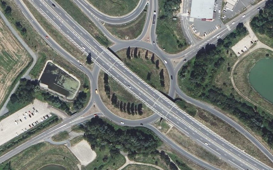 Vue aérienne du Rond-point anonyme n°2901853