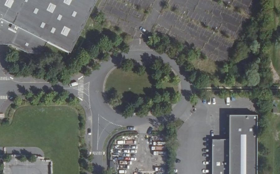 Vue aérienne du Rond-point anonyme n°29022521