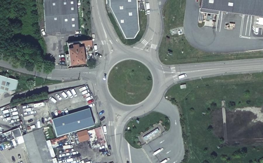 Vue aérienne du Rond-point anonyme n°29070384