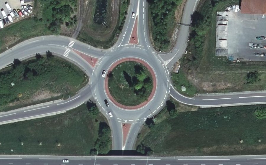 Vue aérienne du Rond-point anonyme n°29070408