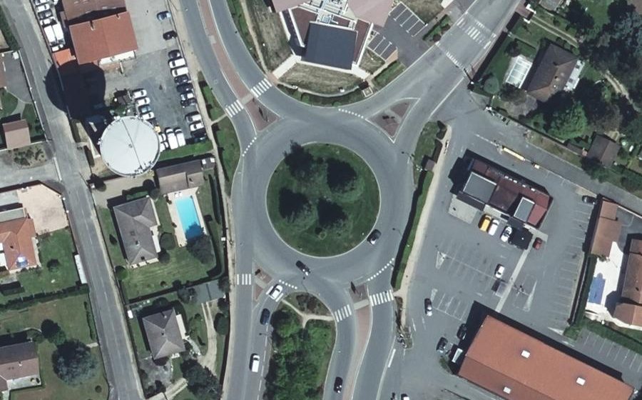 Vue aérienne du Rond-point anonyme n°29070411