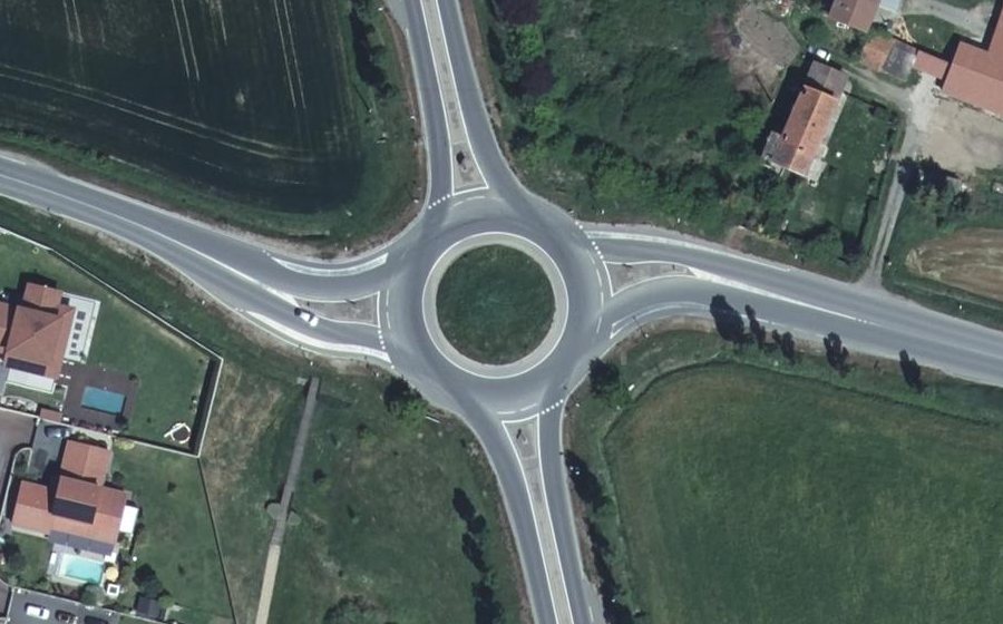 Vue aérienne du Rond-point anonyme n°29070415