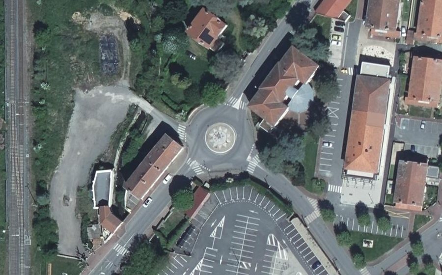 Vue aérienne du Rond-point anonyme n°29070417