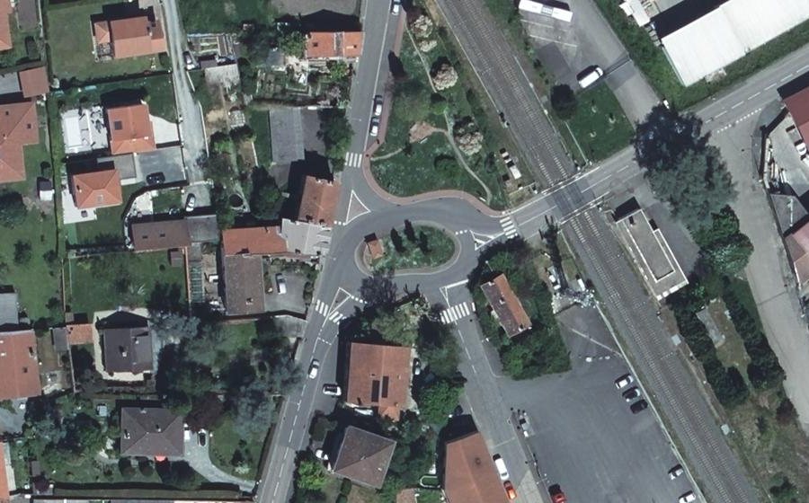 Vue aérienne du Rond-point anonyme n°29070427