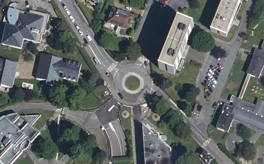 Vue aérienne du Rond-point anonyme n°29096962
