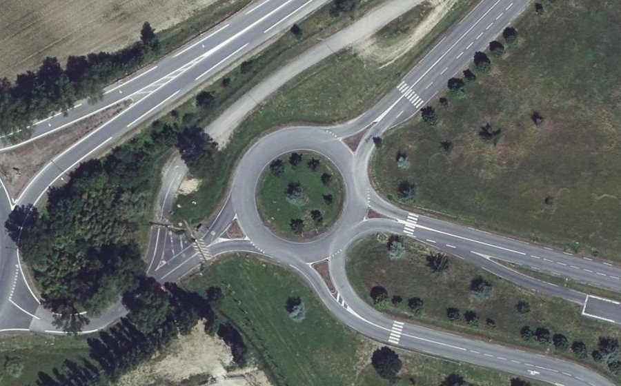 Vue aérienne du Rond-point anonyme n°29097866
