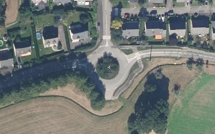 Vue aérienne du Rond-point anonyme n°29103366