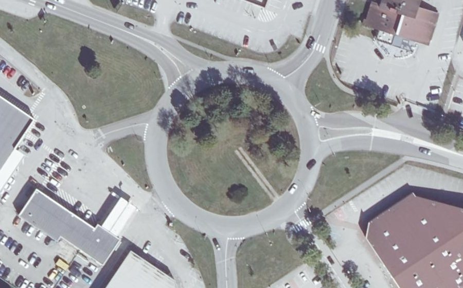 Vue aérienne du Rond-point anonyme n°29103948