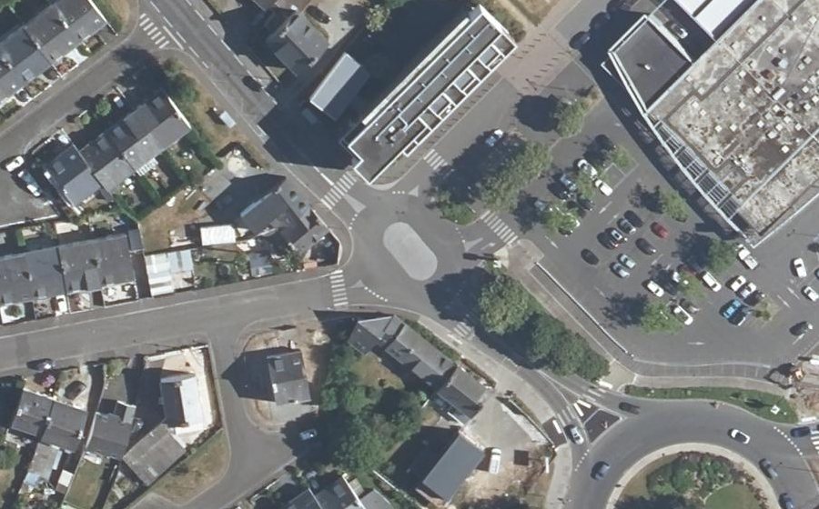 Vue aérienne du Rond-point anonyme n°291218199