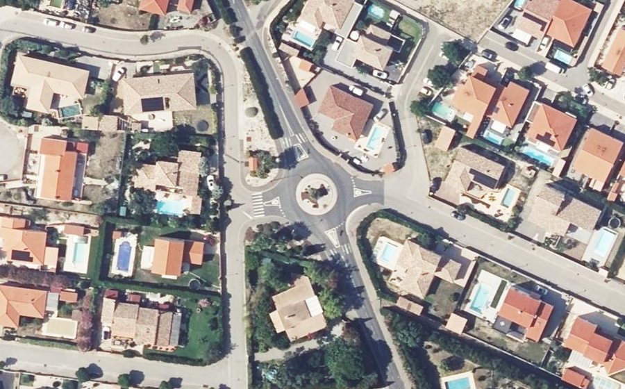 Vue aérienne du Rond-point anonyme n°291398812