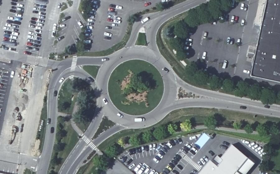 Vue aérienne du Rond-point anonyme n°29163254