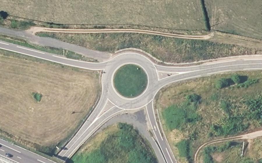 Vue aérienne du Rond-point anonyme n°29176255