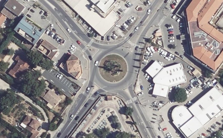 Vue aérienne du Rond-point anonyme n°29177138
