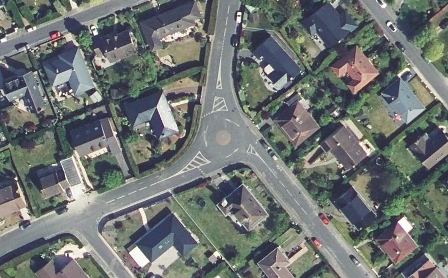 Vue aérienne du Rond-point anonyme n°291916931