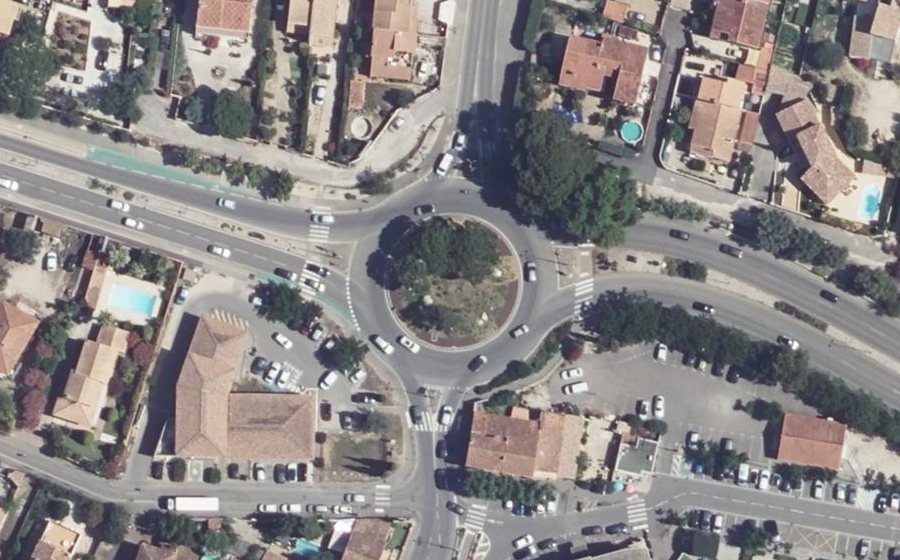 Vue aérienne du Rond-point anonyme n°29203713